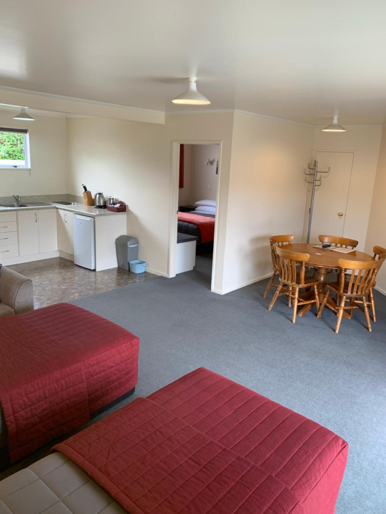 Amber Court Motel Те-Анау Экстерьер фото
