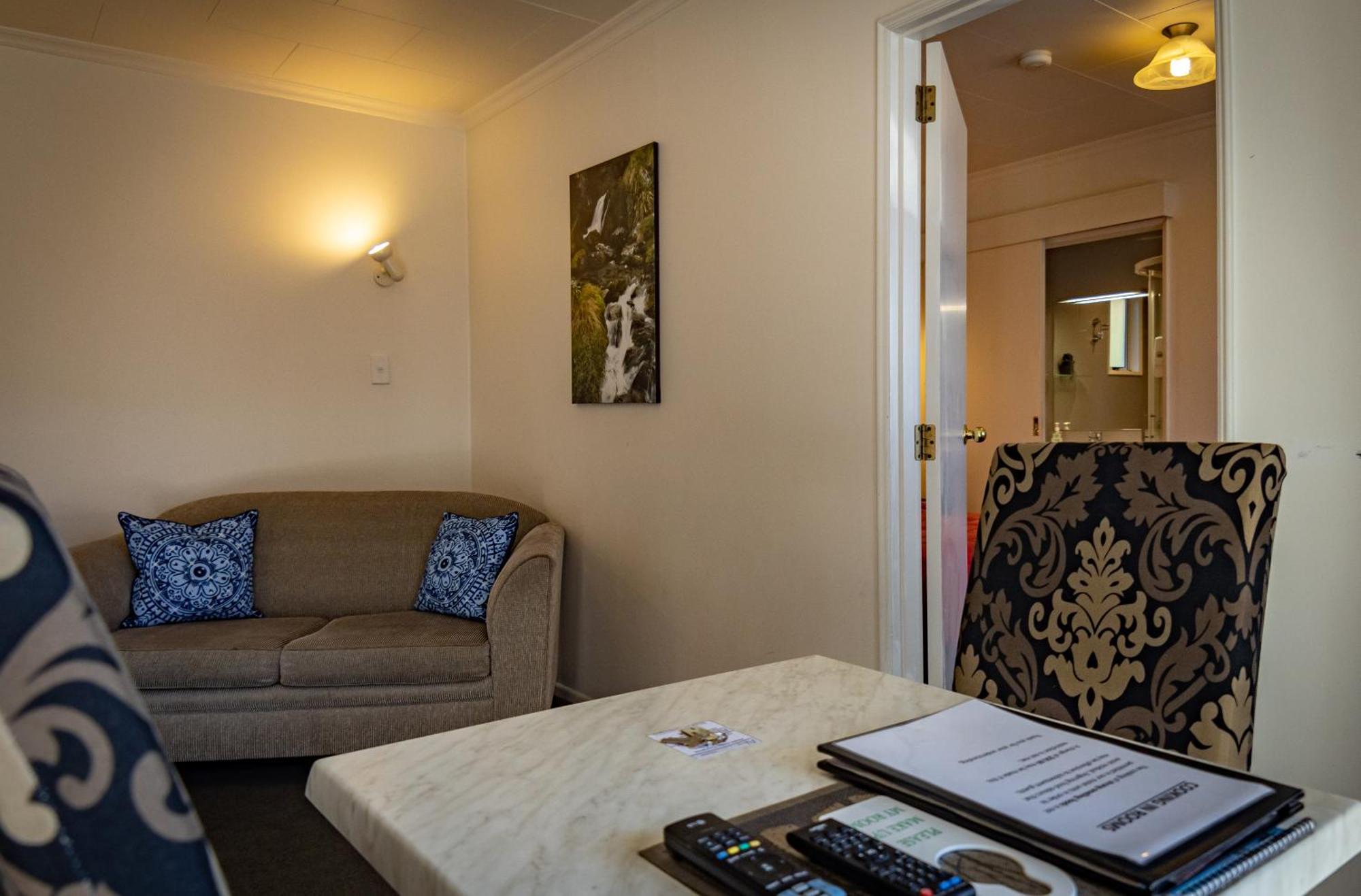 Amber Court Motel Те-Анау Экстерьер фото